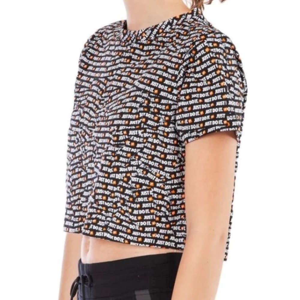 Women Nike Just Do it Graphic Crop Size M